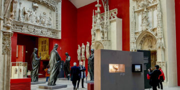 Notre Dame, una historia de restauraciones del siglo XII al incendio de 2019