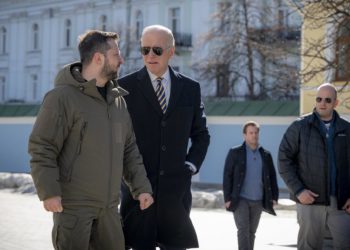 Biden visita Kiev y anuncia unos 500 millones de dólares en ayuda militar