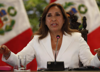 Presidenta de Perú reitera que adelanto electoral está en manos del Congreso