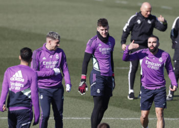 Benzema es baja por «cansancio»; Kroos sufre una gripe