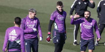 Benzema es baja por «cansancio»; Kroos sufre una gripe