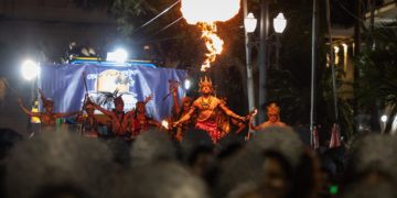Fuertes lluvias cancelan carnaval brasileño en varias ciudades de Sao Paulo