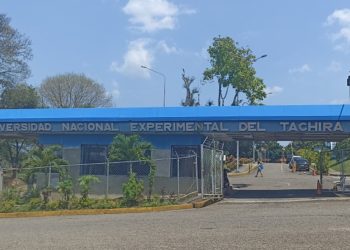 La Universidad del Táchira celebra sus 49 años sumándose al paro nacional de profesores