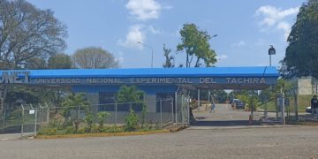 La Universidad del Táchira celebra sus 49 años sumándose al paro nacional de profesores