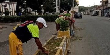 Operativo limpieza en calles de Sabana de Mendoza