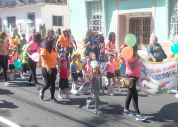 Desfile de Carnaval en la capital del municipio Rafael Rangel