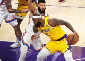 LeBron James se convierte en el máximo anotador de la historia de la NBA
