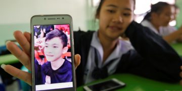 Duelo y preguntas en Tailandia por repentina muerte del niño de la cueva