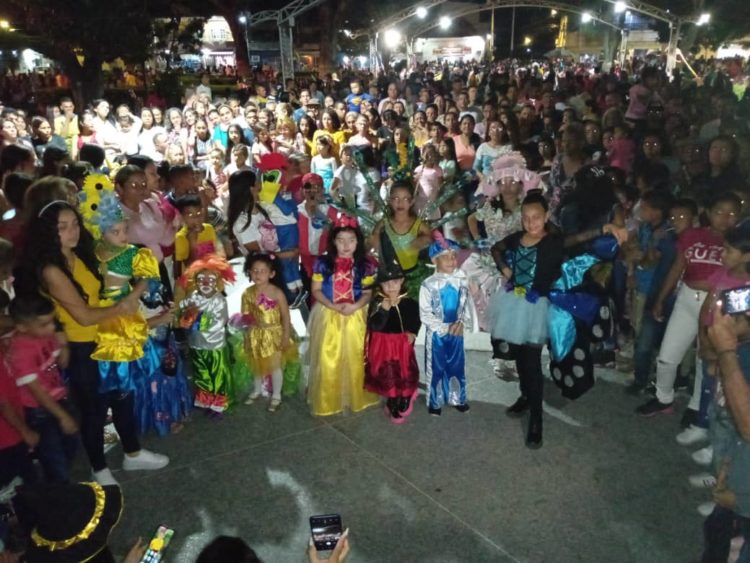 Masiva asistencia en carnavales de Sabana de Mendoza.