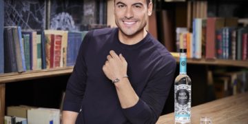 El cantante Carlos Rivera anuncia gira y promociona la magia del mezcal