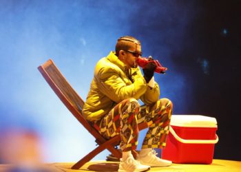Bad Bunny se cuela en lista 10 artistas mejor pagados según la revista Forbes