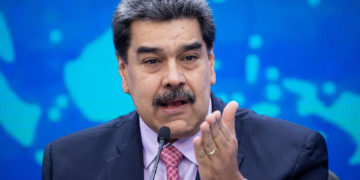 Maduro llama a hacer del turismo una economía sustitutiva de la petrolera