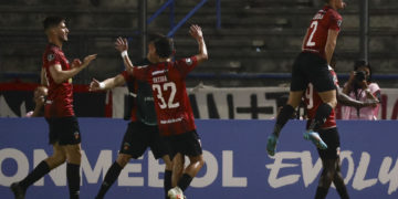 Caracas y Carabobo empatan sin goles en el comienzo del fútbol venezolano