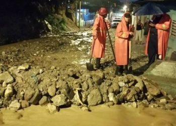 Lluvias dejan sin paso vehicular al sector Santo Domingo en Valera