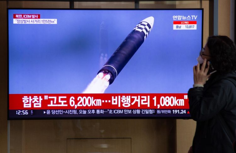 Imagen de archivo del lanzamiento de un misil balístico intercontinental (ICBM) norcoreano. EFE/EPA/JEON HEON-KYUN