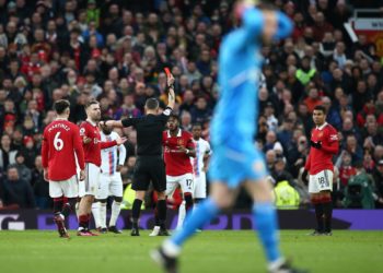 2-1. El Manchester United disfruta y sufre tras la primera roja a Casemiro