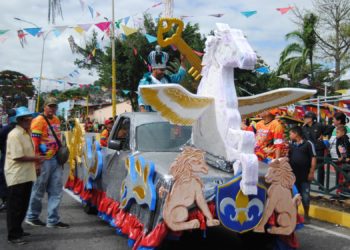 Colorido desfile de Carnaval en Valera organizó la Fundación Regional del Niño