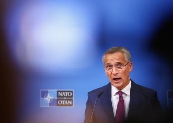 La OTAN ayudará a Ucrania a comprar armas para combatir a Rusia
