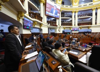 El Congreso de Perú cierra las puertas a debatir adelanto electoral a 2023