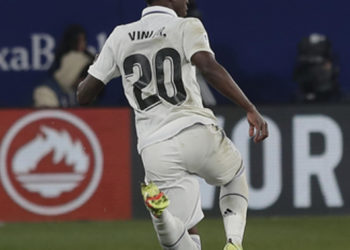 Vinicius: «Los insultos siguen, pero el baile también»