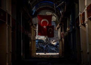 Estiman que hasta 90.000 personas podrían haber muerto en seísmos de Turquía
