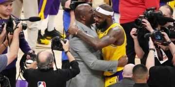LeBron James: «Sé que puedo jugar un par de años más»