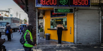 Las remesas récord empujan a las familias en la frontera de México con EE.UU.