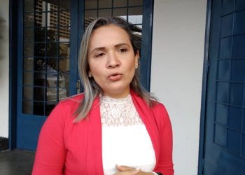 Vera: «Llevamos ocho años denunciando el contubernio financiero entre funcionarios y grupos irregulares en la frontera»