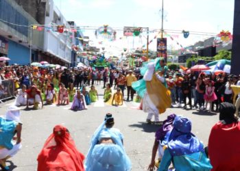 Valera inició con alegría, magia y color los Carnavales Felices y Seguros 2023