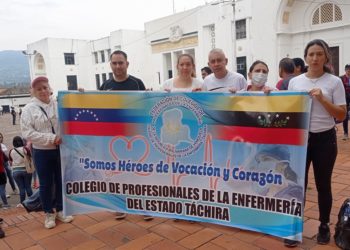 Táchira | Trabajadores protestaron frente al Hospital del Seguro Social «Patrocinio Peñuela Ruiz» 