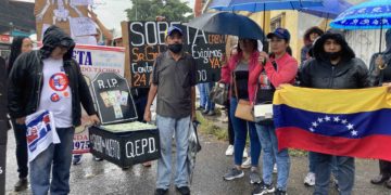 Táchira/ Empleados públicos realizan funeral al salario mínimo