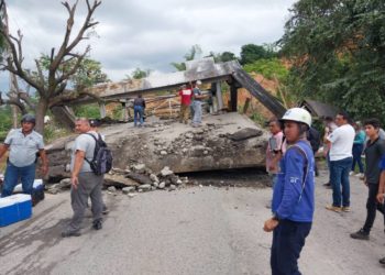 Derrumbe provoca la caída del puente Onia dejando dos personas fallecidas e incomunicada la vía entre El Vigía y el estado Táchira