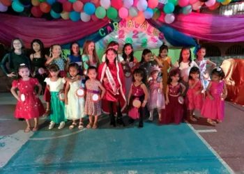 Urbanización Morón coronó su reina de Carnaval