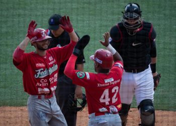 Panamá logra primer triunfo a expensas de Colombia por 6-5