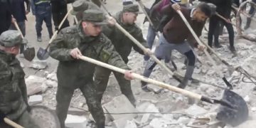 Con el tiempo en contra, Siria busca a sus víctimas a la espera de más ayudas