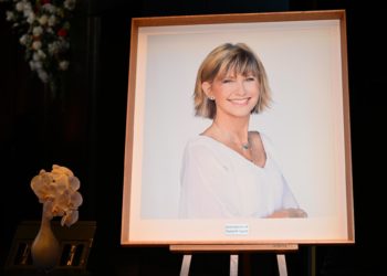 Miles de personas rinden tributo a la memoria de Olivia Newton-John en Australia