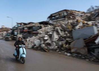 Seis muertos y 294 heridos tras dos nuevos terremotos en el sureste turco