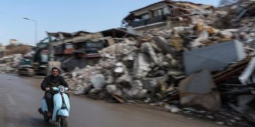 Seis muertos y 294 heridos tras dos nuevos terremotos en el sureste turco