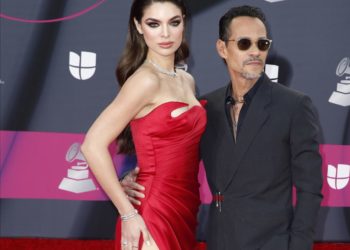 Los recién casados Marc Anthony y Nadia Ferreira anuncian que serán padres