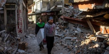 Sube a más de 36.000 el número de fallecidos en Turquía por los terremotos