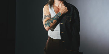 Juanes lanza nuevo sencillo, «Gris», algo muy «personal y catártico»