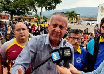 Docentes realizarán referéndum consultivo  nacional para decidir si van a hora 0