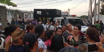 Situación irregular en la Escuela «Monseñor Arias Blanco» tras negativa de directora de atender a representantes