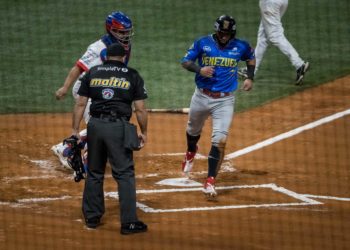 Venezuela muestra el poder anfitrión y vence a Panamá 5-2 en Serie del Caribe
