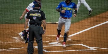 Venezuela muestra el poder anfitrión y vence a Panamá 5-2 en Serie del Caribe