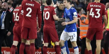 2-0. El Liverpool recupera la sonrisa a una semana de visita del Real Madrid