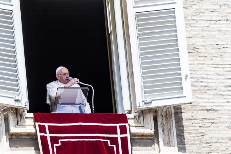 El papa Francisco en la plaza de San Pedro. EFE/EPA/ANGELO CARCONI