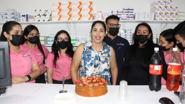 Alcaldesa Angie Quintana celebró primer aniversario de Farma Valera