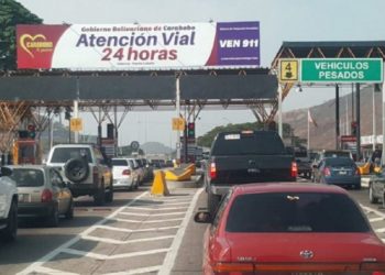 Transportistas rechazan tarifas de peajes establecidas en petro por el gobierno
