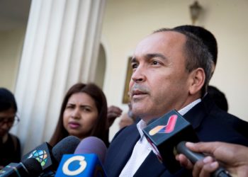 Ministro del Trabajo afirma que las sanciones han afectado la estabilidad laboral